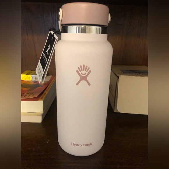 Limited Edition Whole Foods Exclusive Hydro Flask. Color: Juneberry - Picture 4 of 4